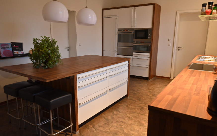 Jagdschloss-Neubau-EG-Wohnung-Waldglueck-Kueche